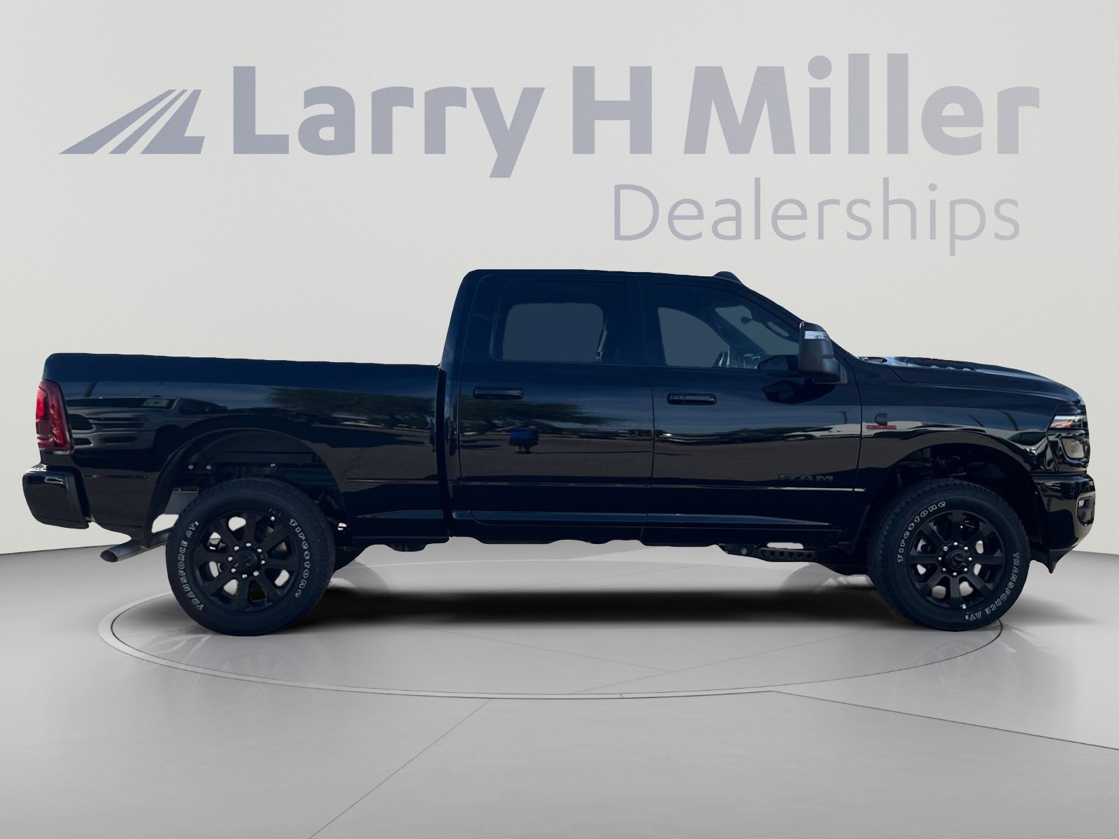 2026 RAM 2500 Laramie - Photo 8
