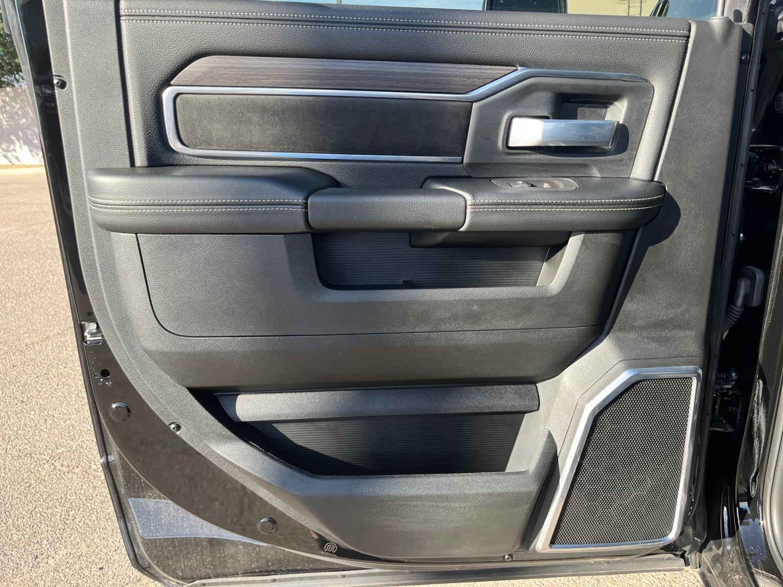 2026 RAM 2500 Laramie - Photo 18