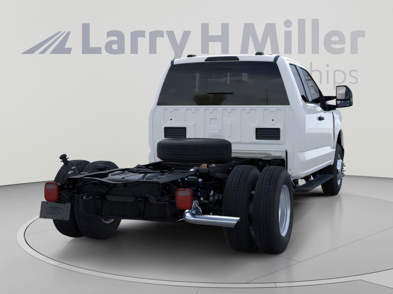 2025 Ford F-350 Super Duty Chassis Cab XL - Photo 7