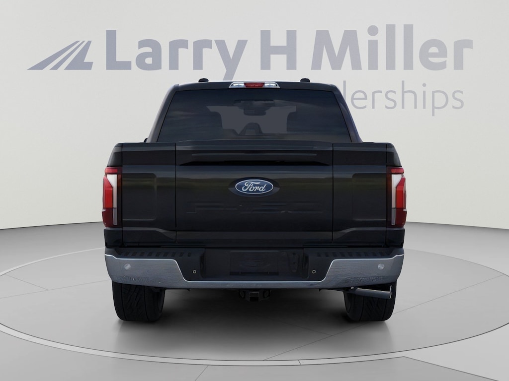 New 2026 Ford F-150 LARIAT 4WD SuperCrew 5-1/2' Box V6 Engine