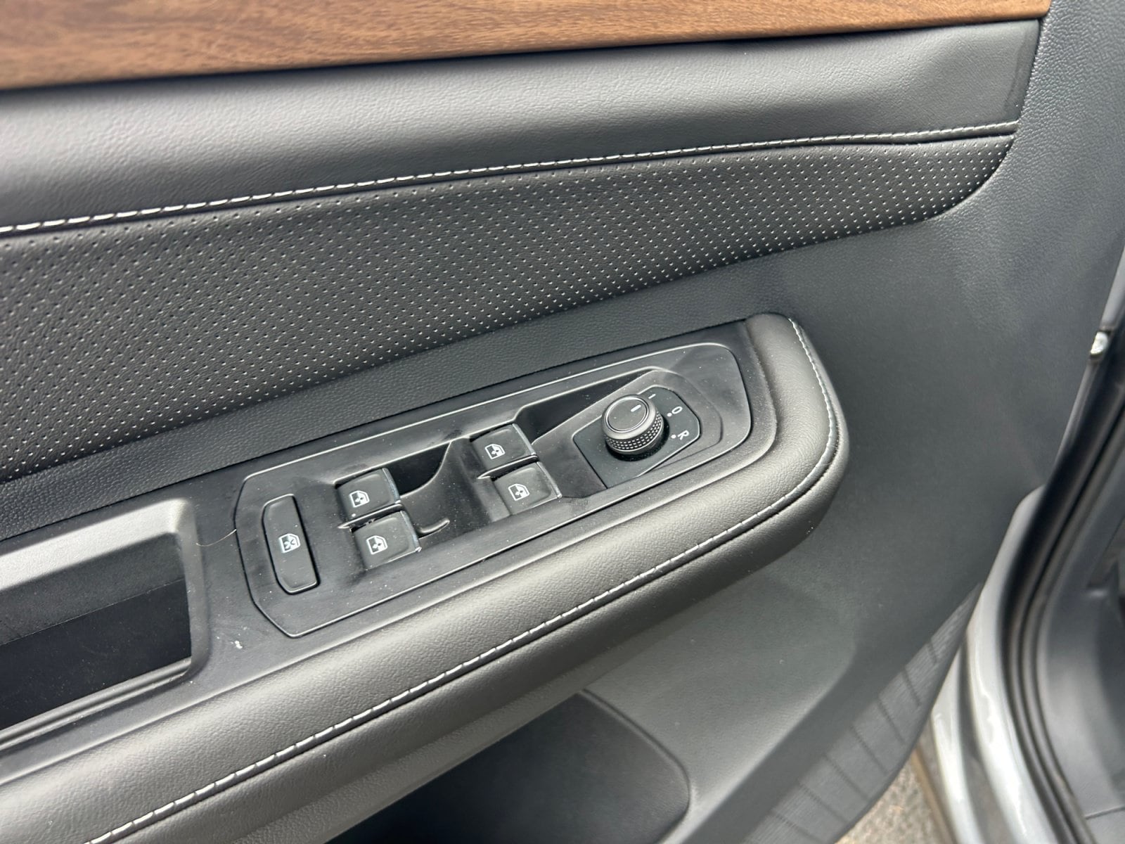 2026 Volkswagen Atlas SE - Photo 12