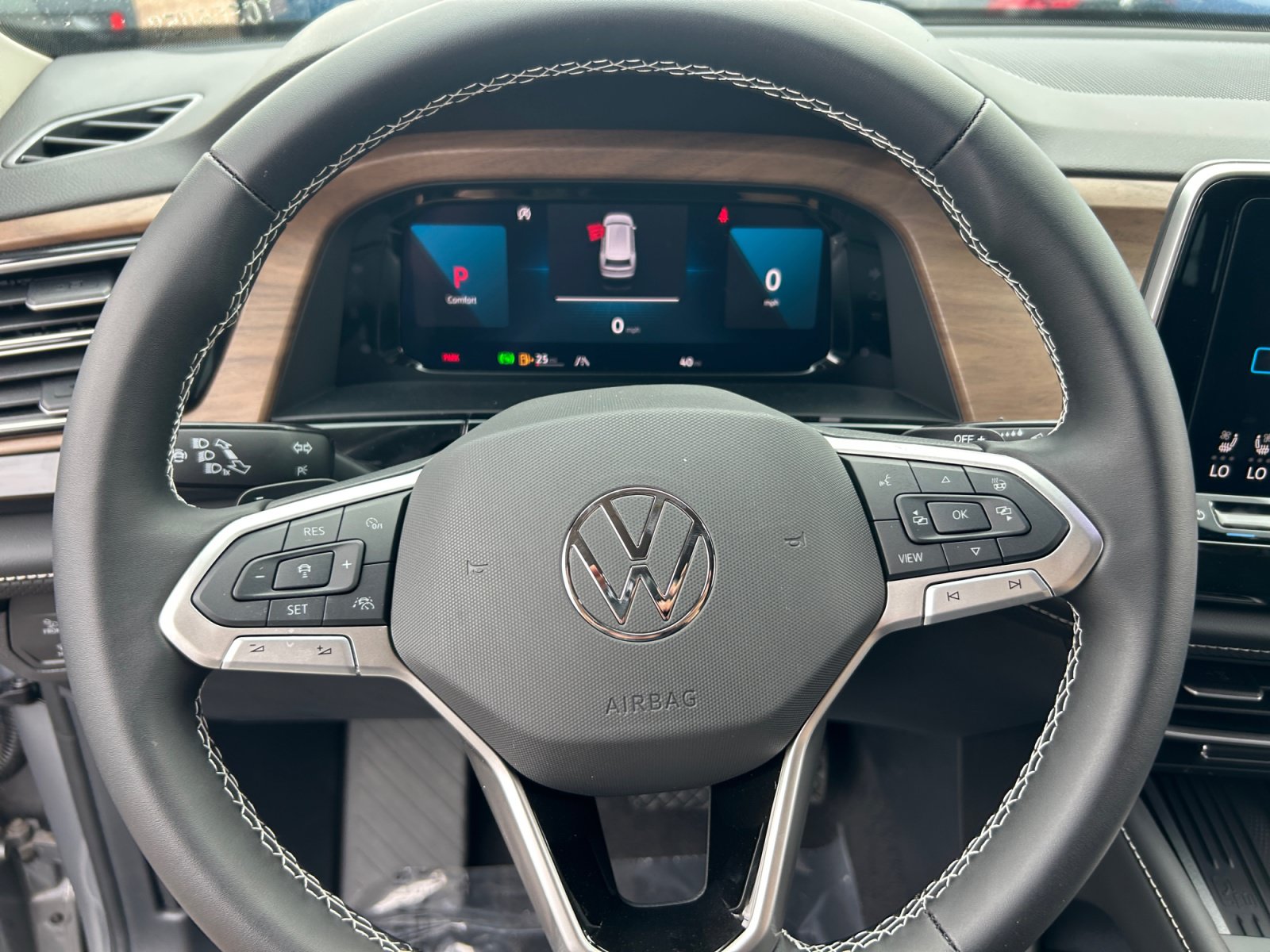 2026 Volkswagen Atlas SE - Photo 8