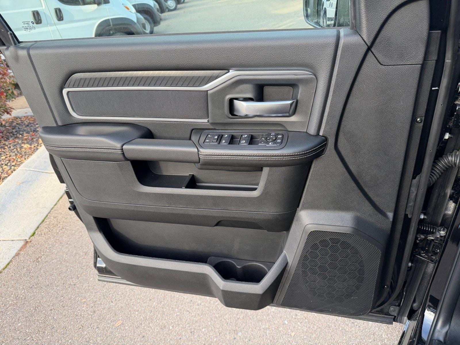 2026 RAM 3500 Big Horn - Photo 13