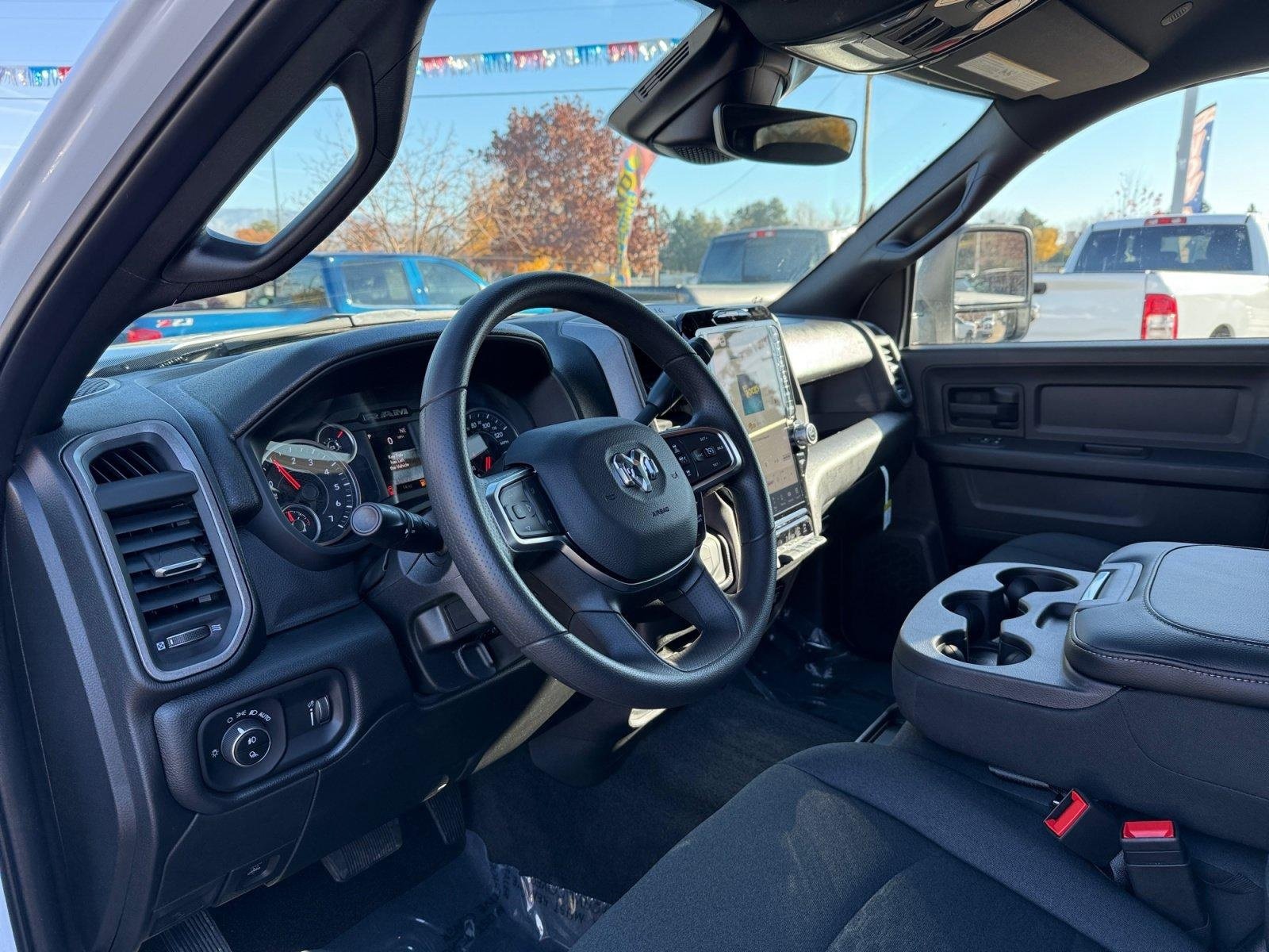 2026 RAM 3500 Tradesman - Photo 10