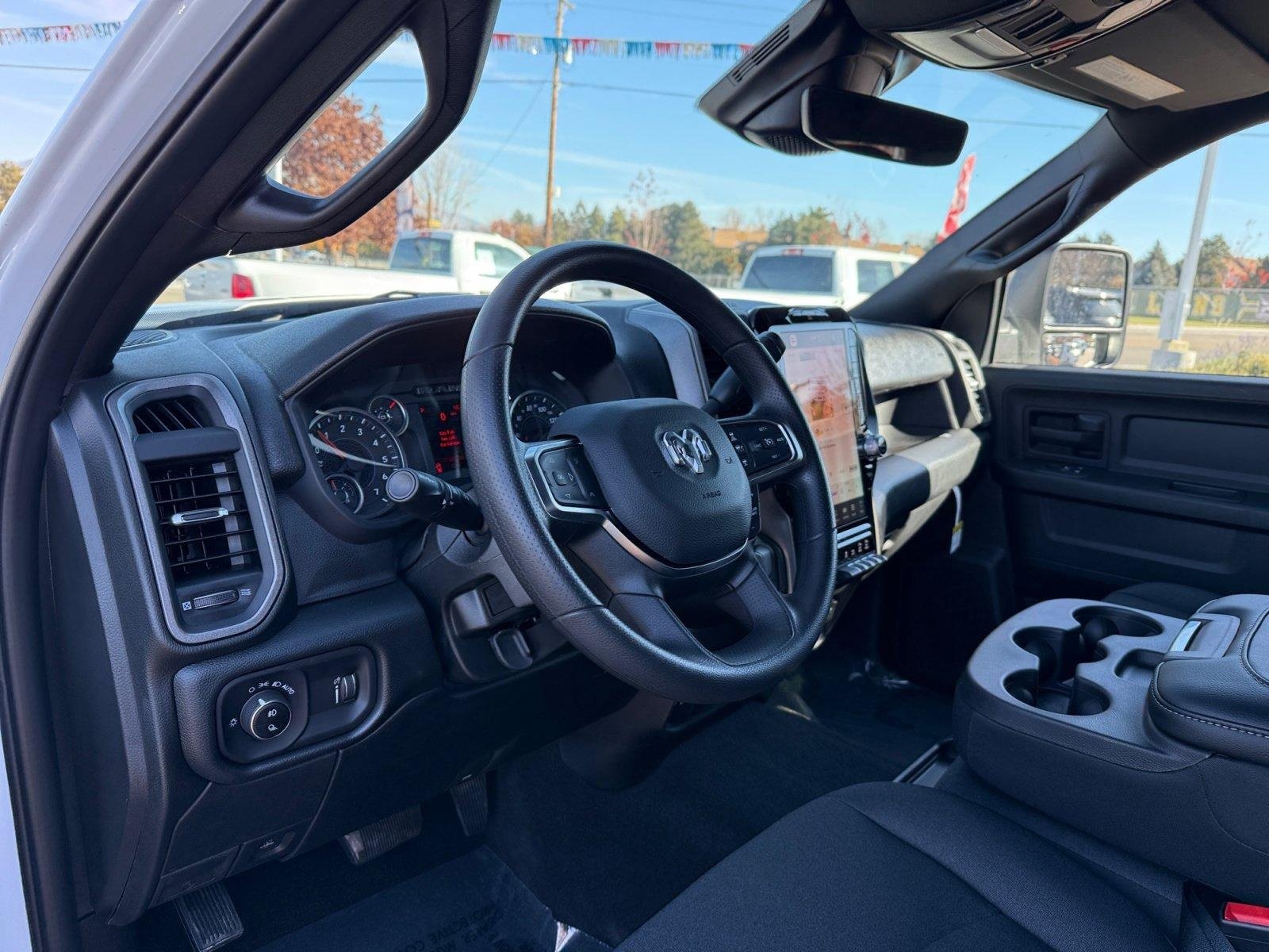 2026 RAM 3500 Tradesman - Photo 10