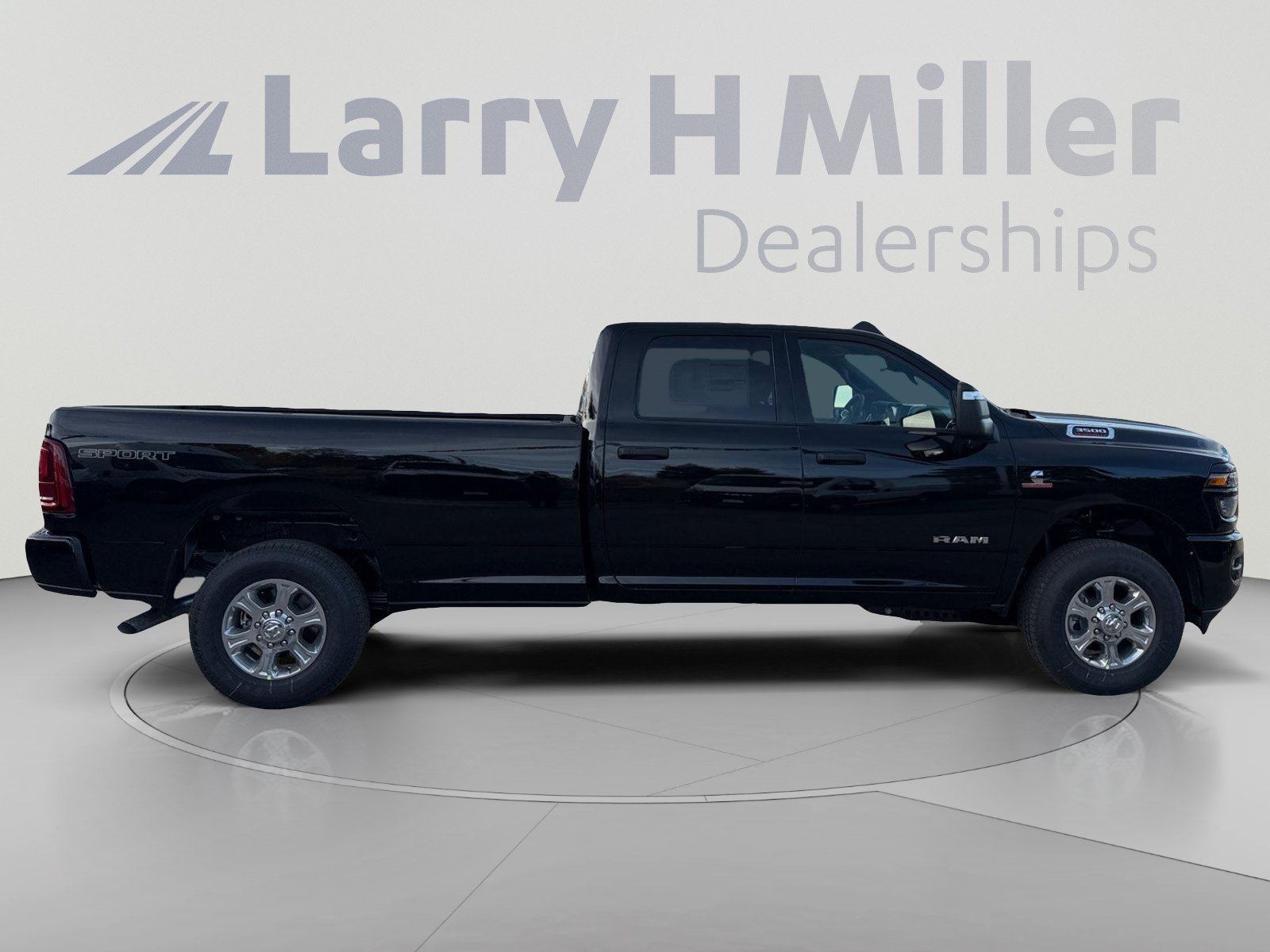 2026 RAM 3500 Big Horn - Photo 6