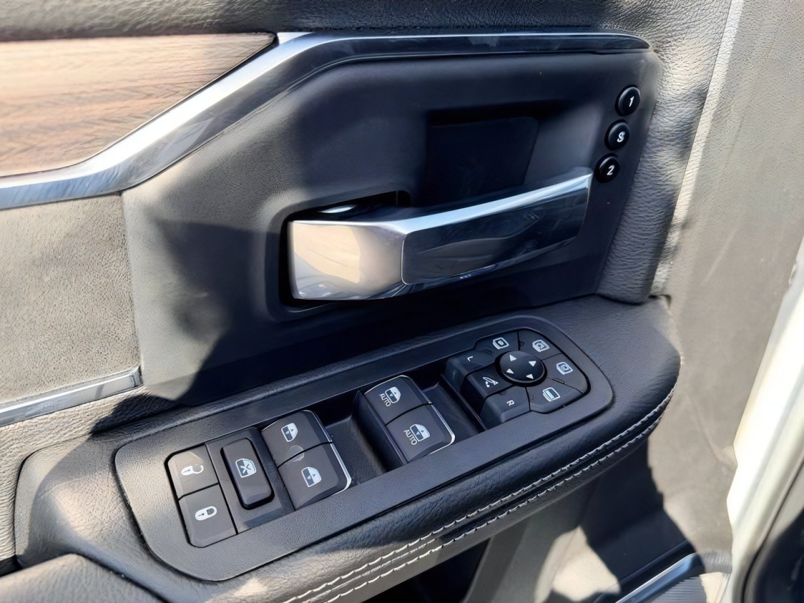 2026 RAM 2500 Laramie - Photo 16