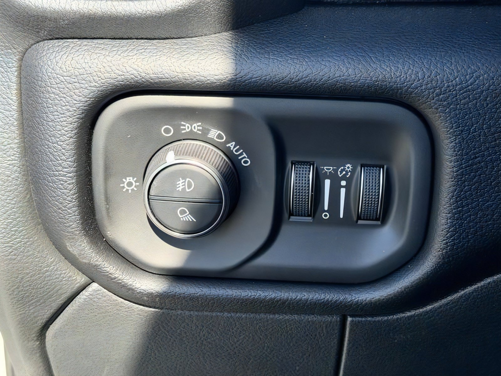 2026 RAM 2500 Laramie - Photo 17