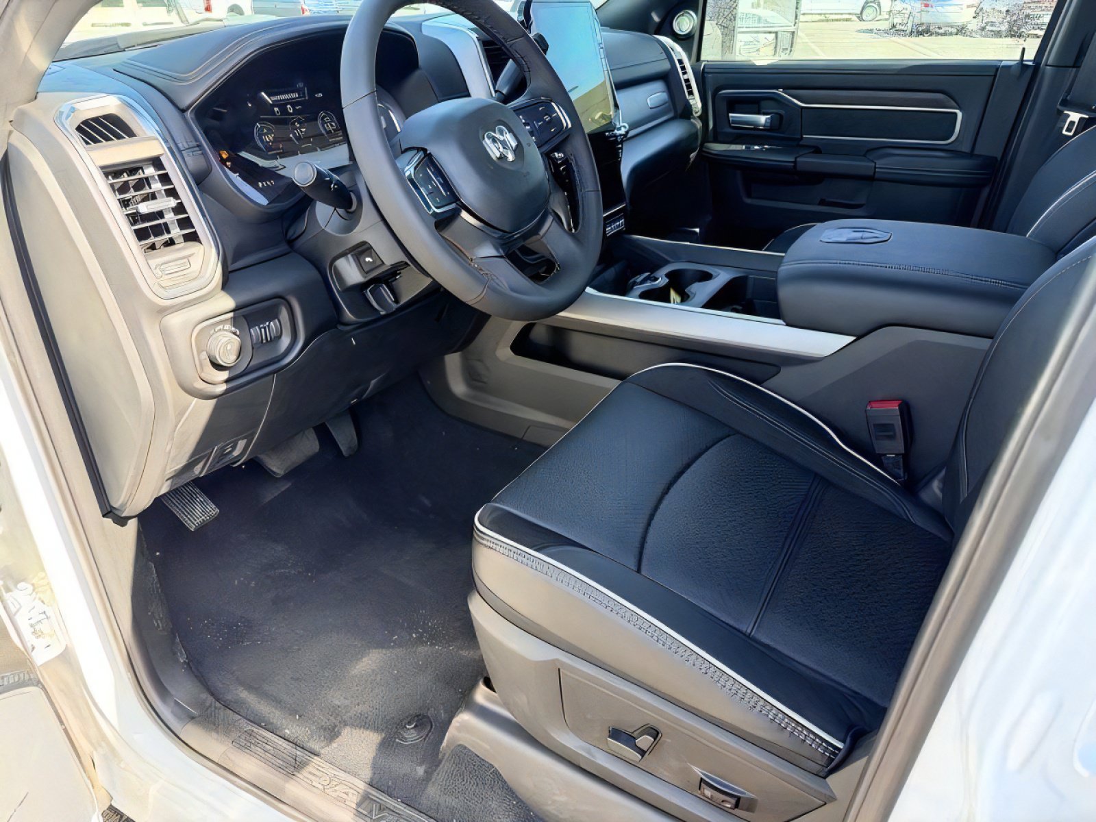 2026 RAM 2500 Laramie - Photo 15