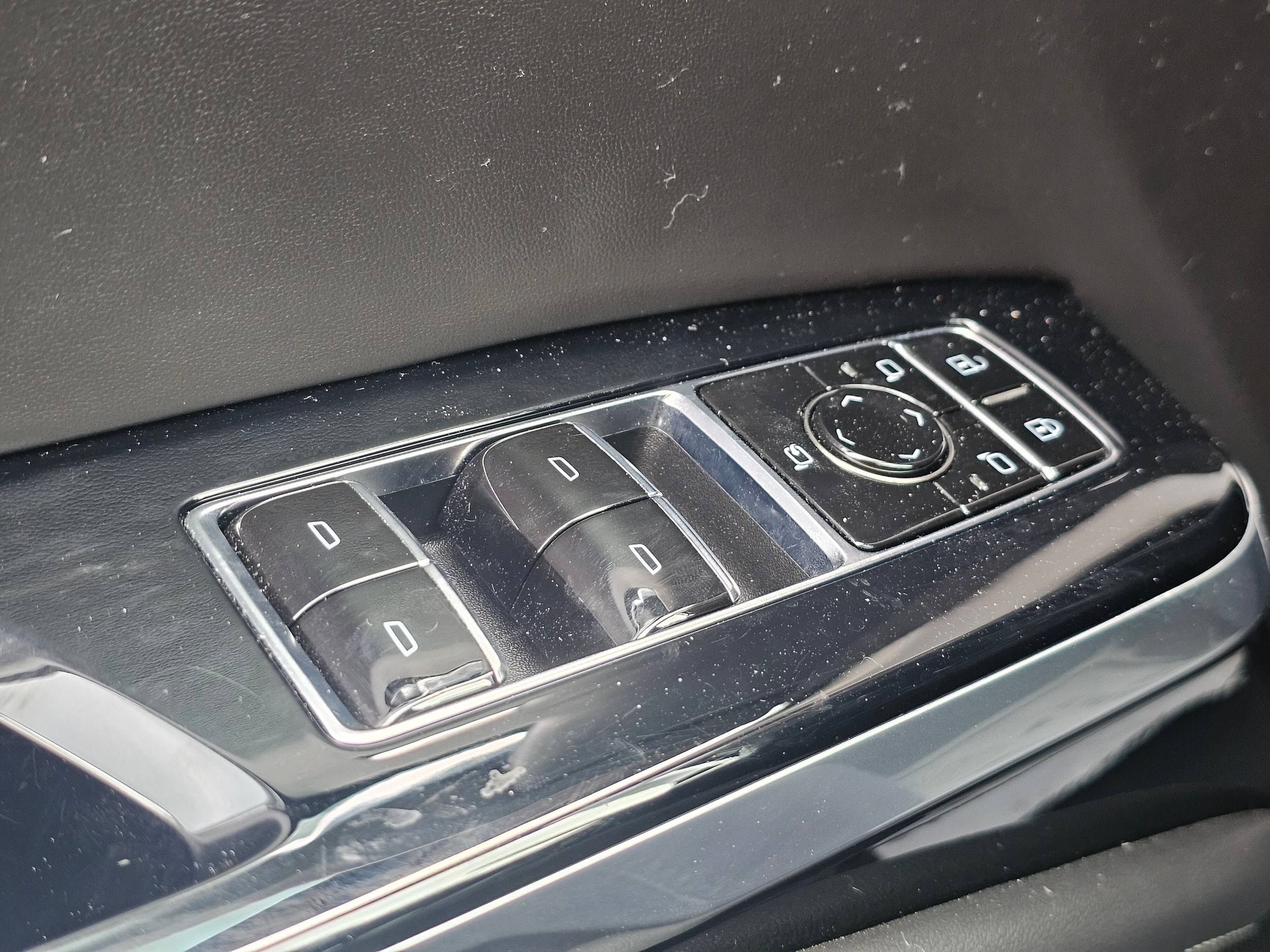 2025 Cadillac Escalade V-Series - Photo 31