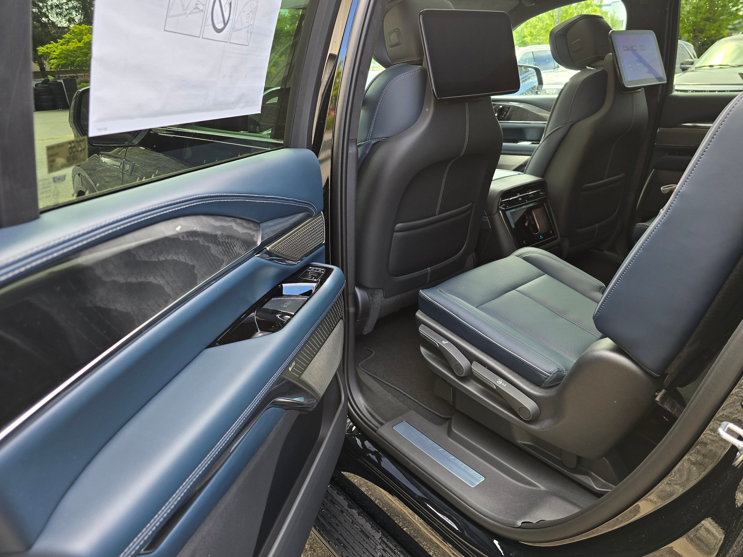 2025 Cadillac Escalade IQ Sport 2 - Photo 16