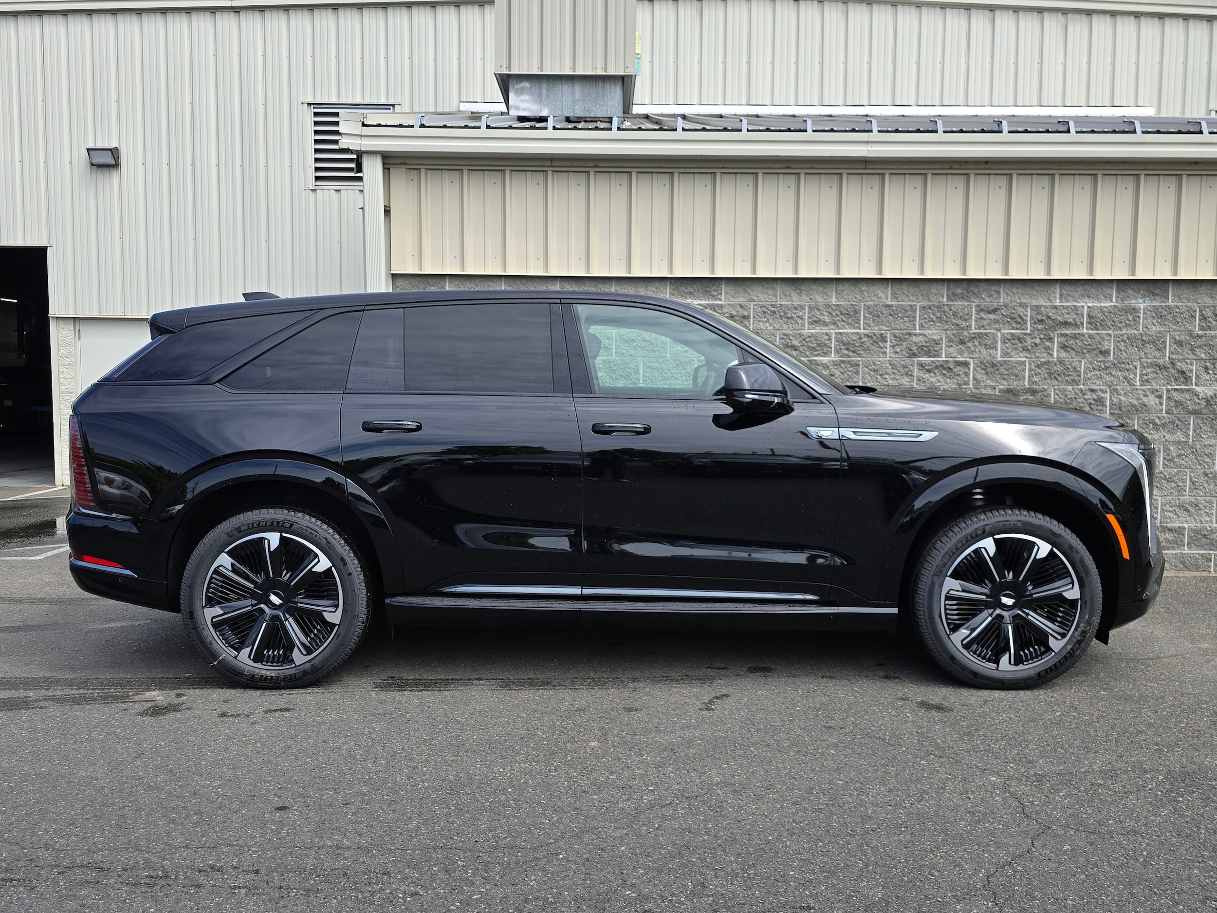 2025 Cadillac Escalade IQ Sport 2 - Photo 9