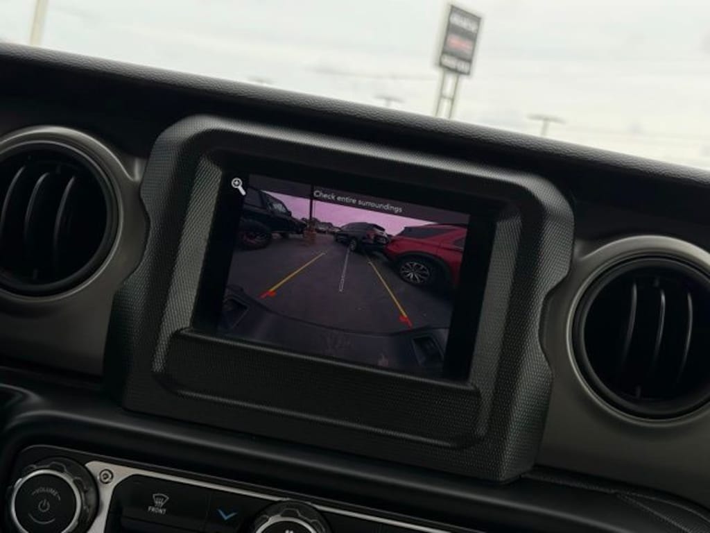 Certified 2022 Jeep Gladiator Sport Truck
