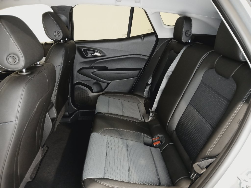 2026 Chevrolet Trax LT - Photo 11