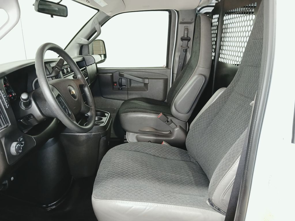 2025 Chevrolet Express Cargo Work Van - Photo 11