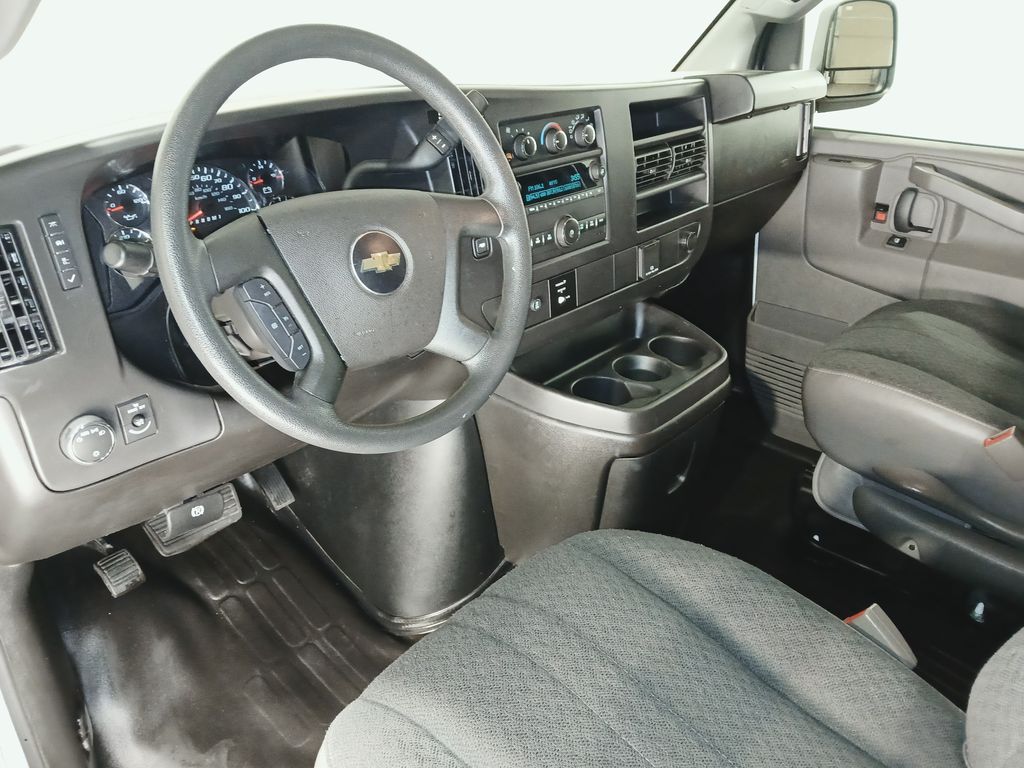 2025 Chevrolet Express Cargo Work Van - Photo 10