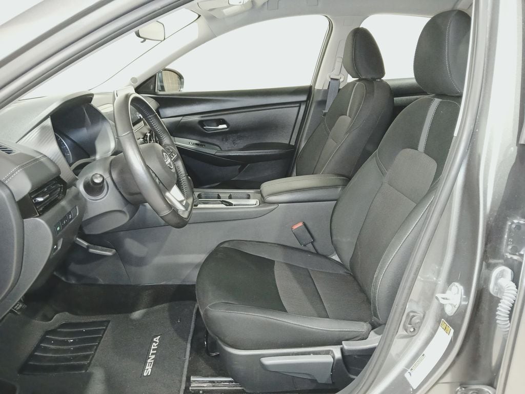 2025 Nissan Sentra SV - Photo 9