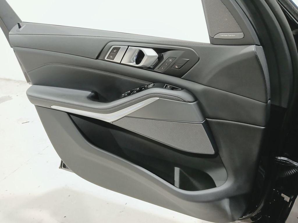2023 BMW X5 M50i - Photo 32