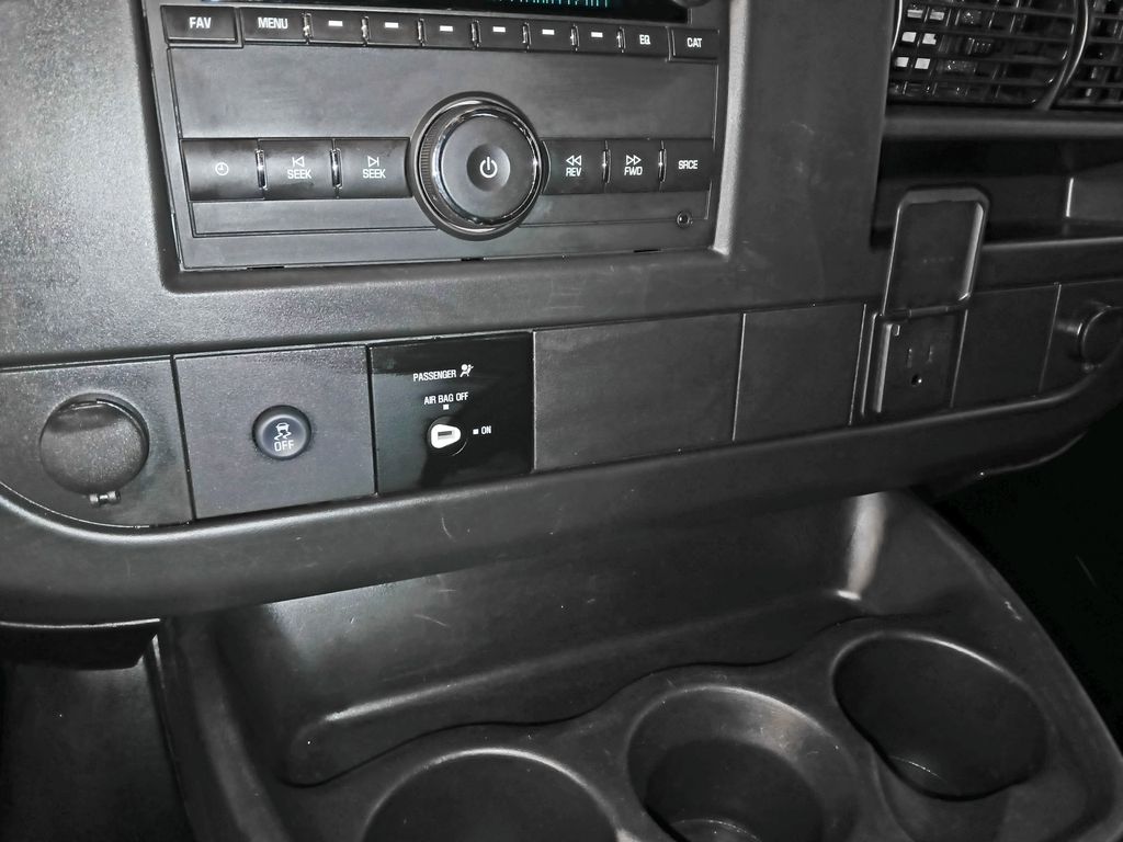 2025 Chevrolet Express Cargo Work Van - Photo 14