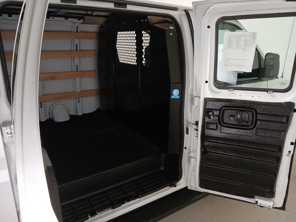 2025 Chevrolet Express Cargo Work Van - Photo 8