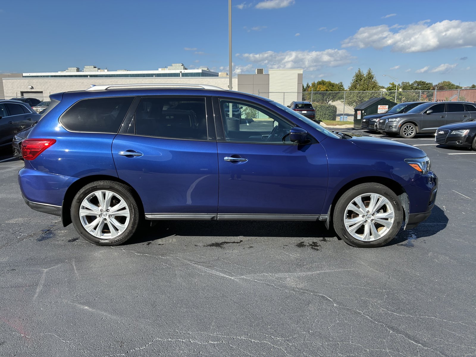 Used 2019 Nissan Pathfinder SL SUV