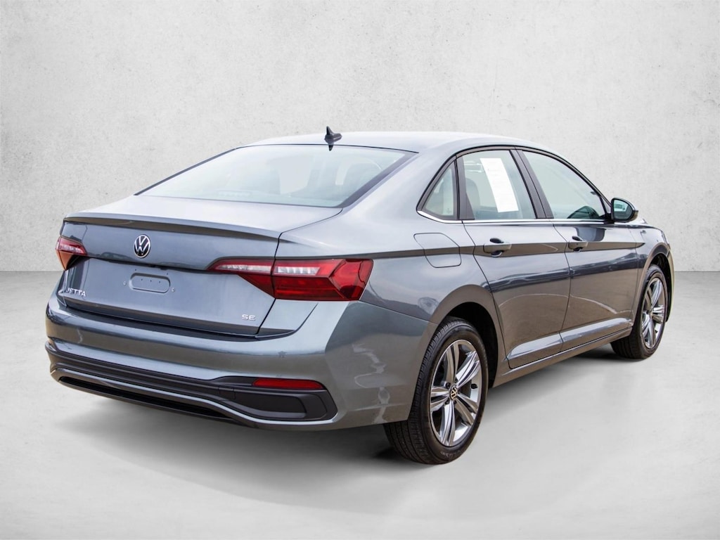 Used 2024 Volkswagen Jetta SE 4dr Car