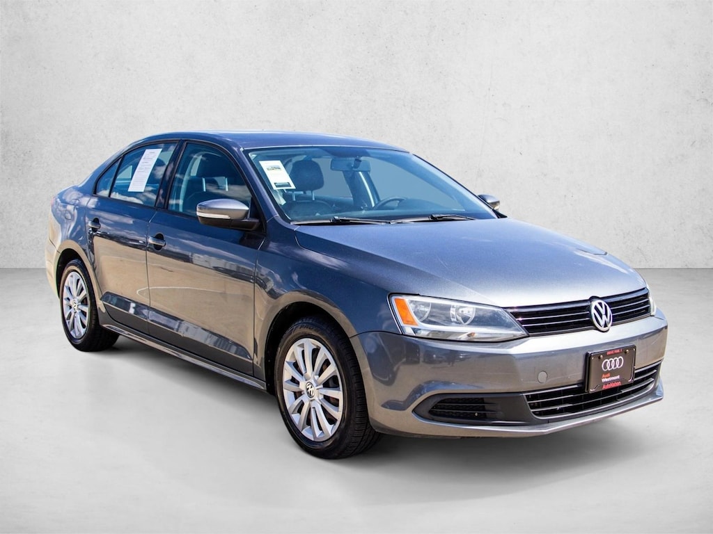 Used 2014 Volkswagen Jetta SE Sedan