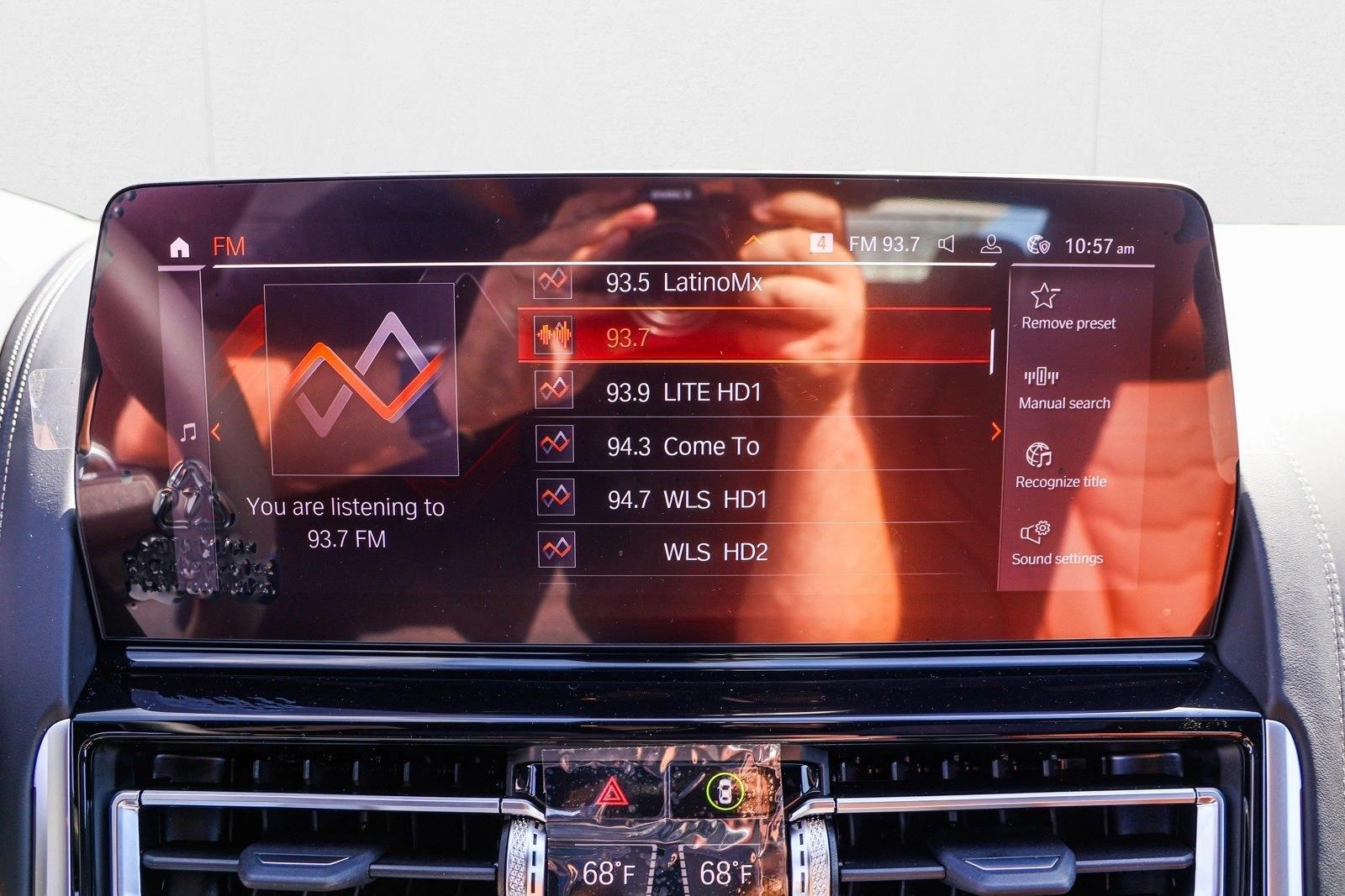2026 BMW 8 Series 840i - Photo 17