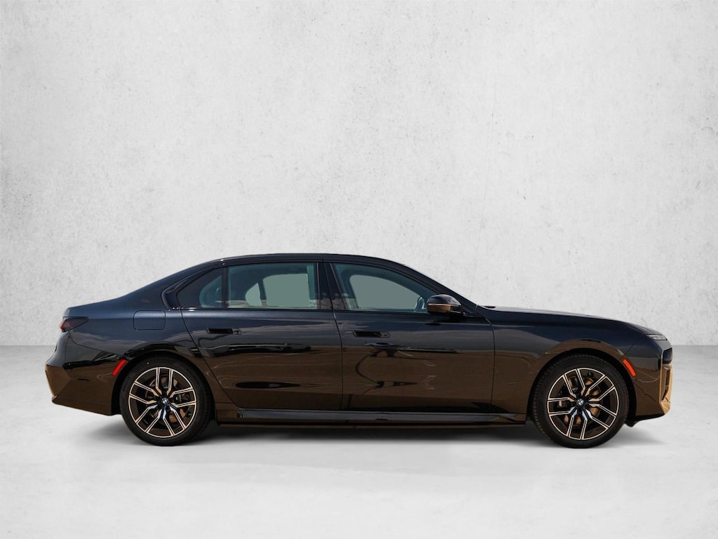 New 2026 BMW 750e xDrive Sedan
