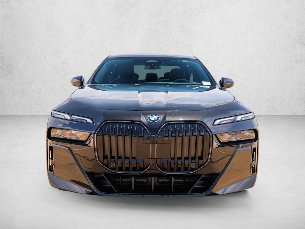New 2026 BMW 750e xDrive Sedan
