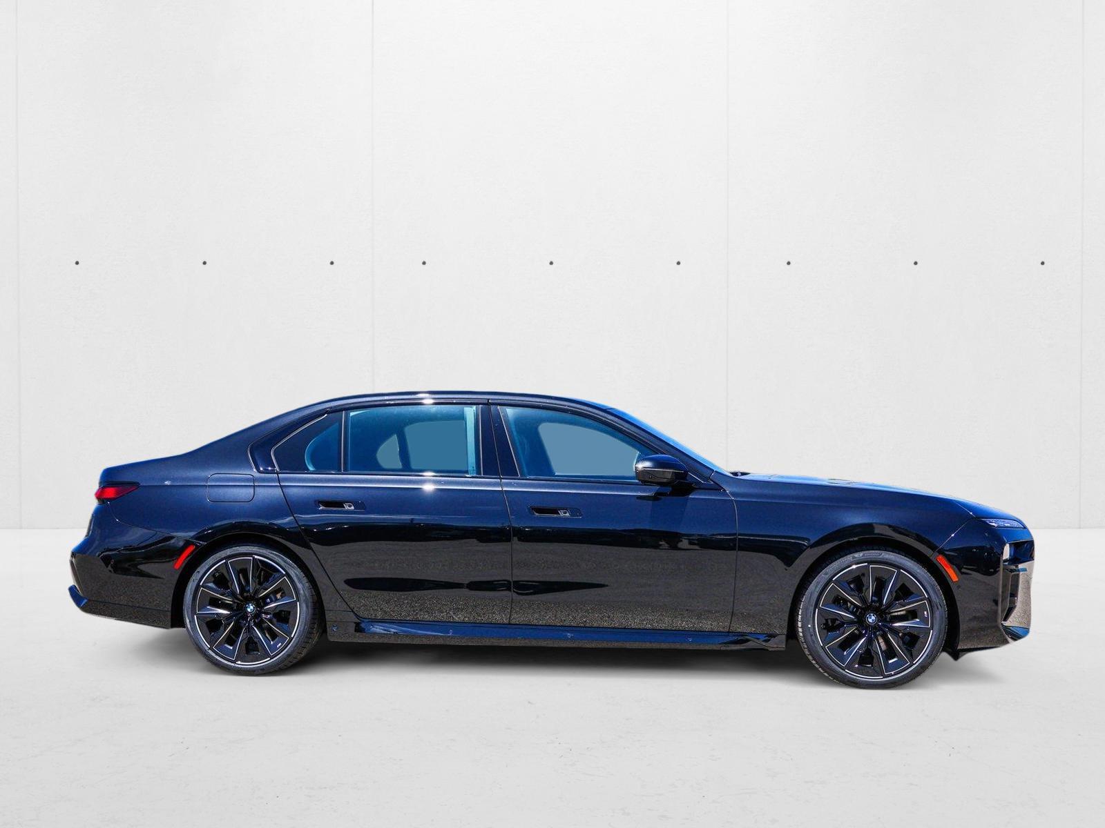 2025 BMW 7 Series 760i - Photo 4