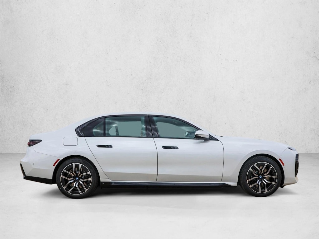 New 2026 BMW 750e xDrive Sedan