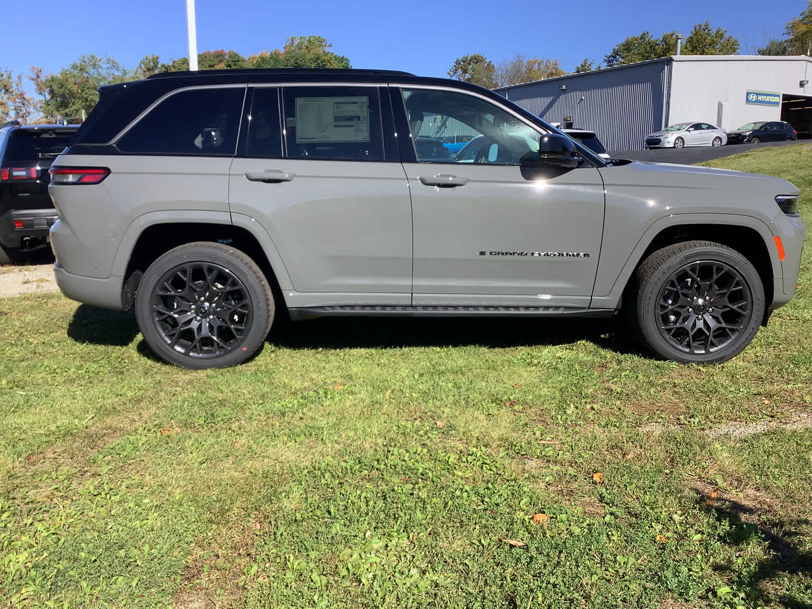 New 2027 Jeep Grand Cherokee SUMMIT 4X4 Sport Utility