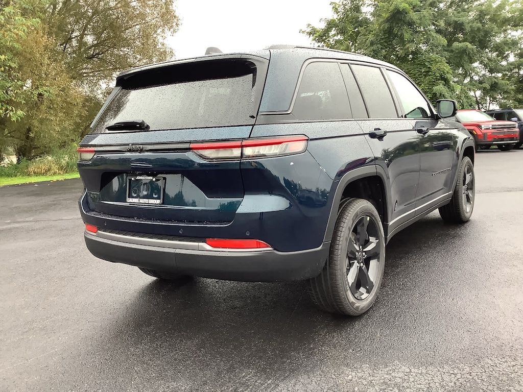 New 2027 Jeep Grand Cherokee LIMITED 4X4 Sport Utility