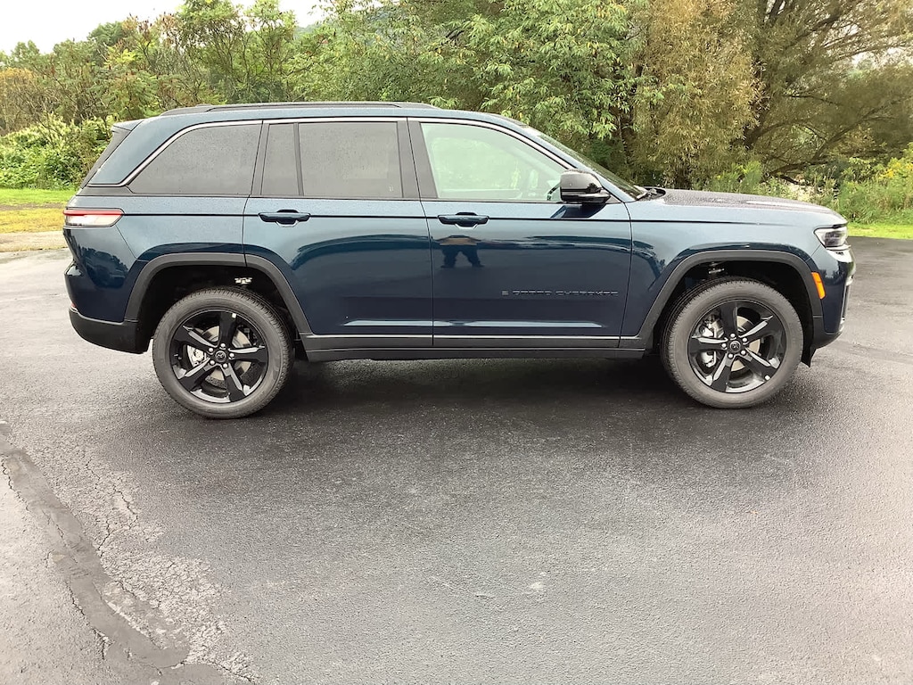 New 2027 Jeep Grand Cherokee LIMITED 4X4 Sport Utility