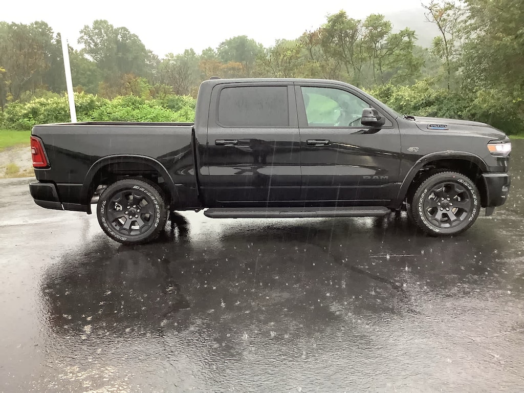 New 2027 Ram 1500 BIG HORN CREW CAB 4X4 5'7 BOX Pickup