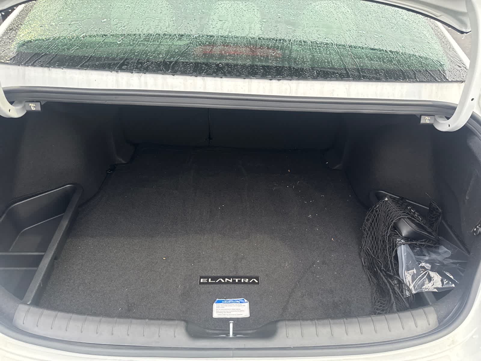 2025 Hyundai Elantra Limited - Photo 6