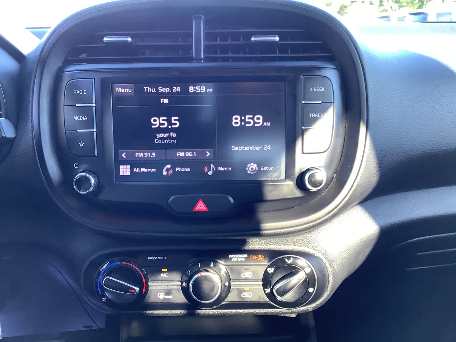 2022 Kia Soul LX - Photo 16