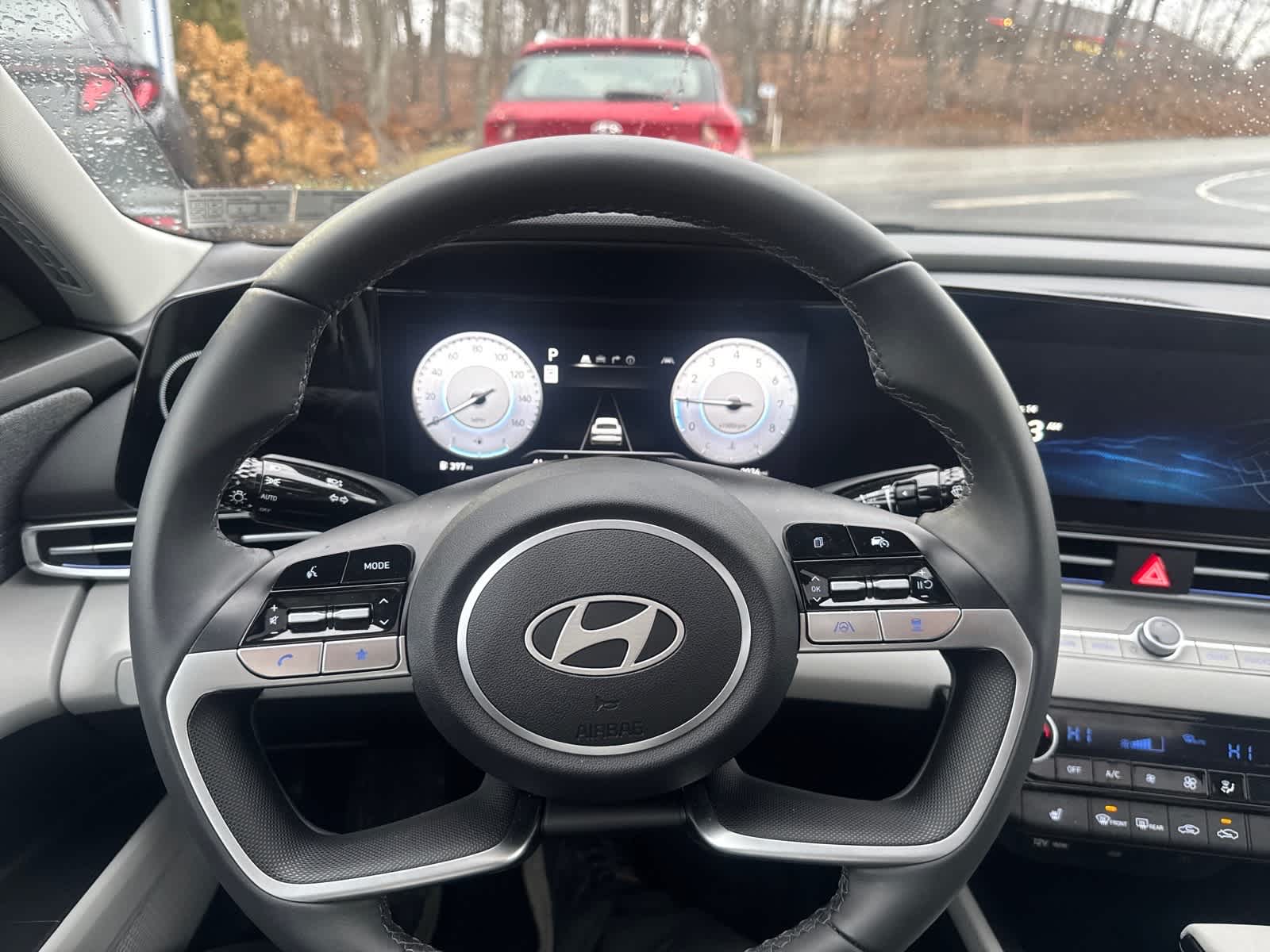 2025 Hyundai Elantra Limited - Photo 11
