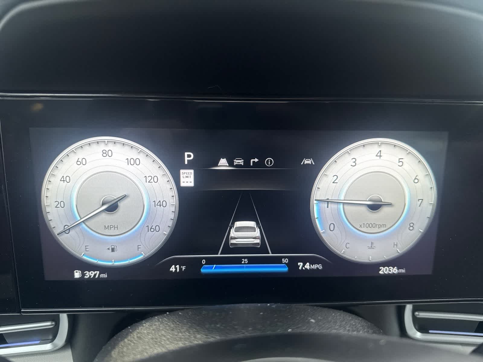 2025 Hyundai Elantra Limited - Photo 10