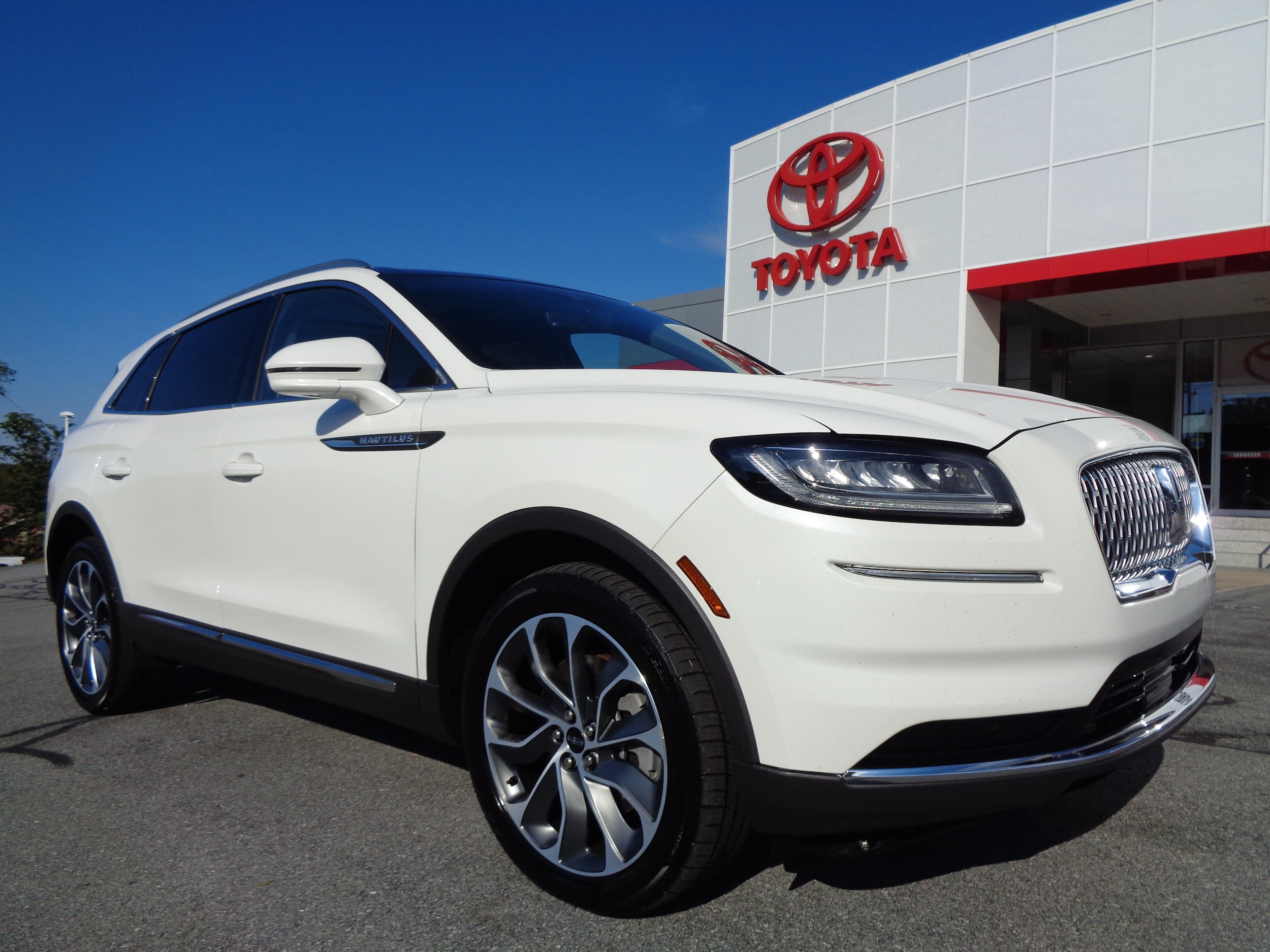 2022 Lincoln Nautilus Reserve