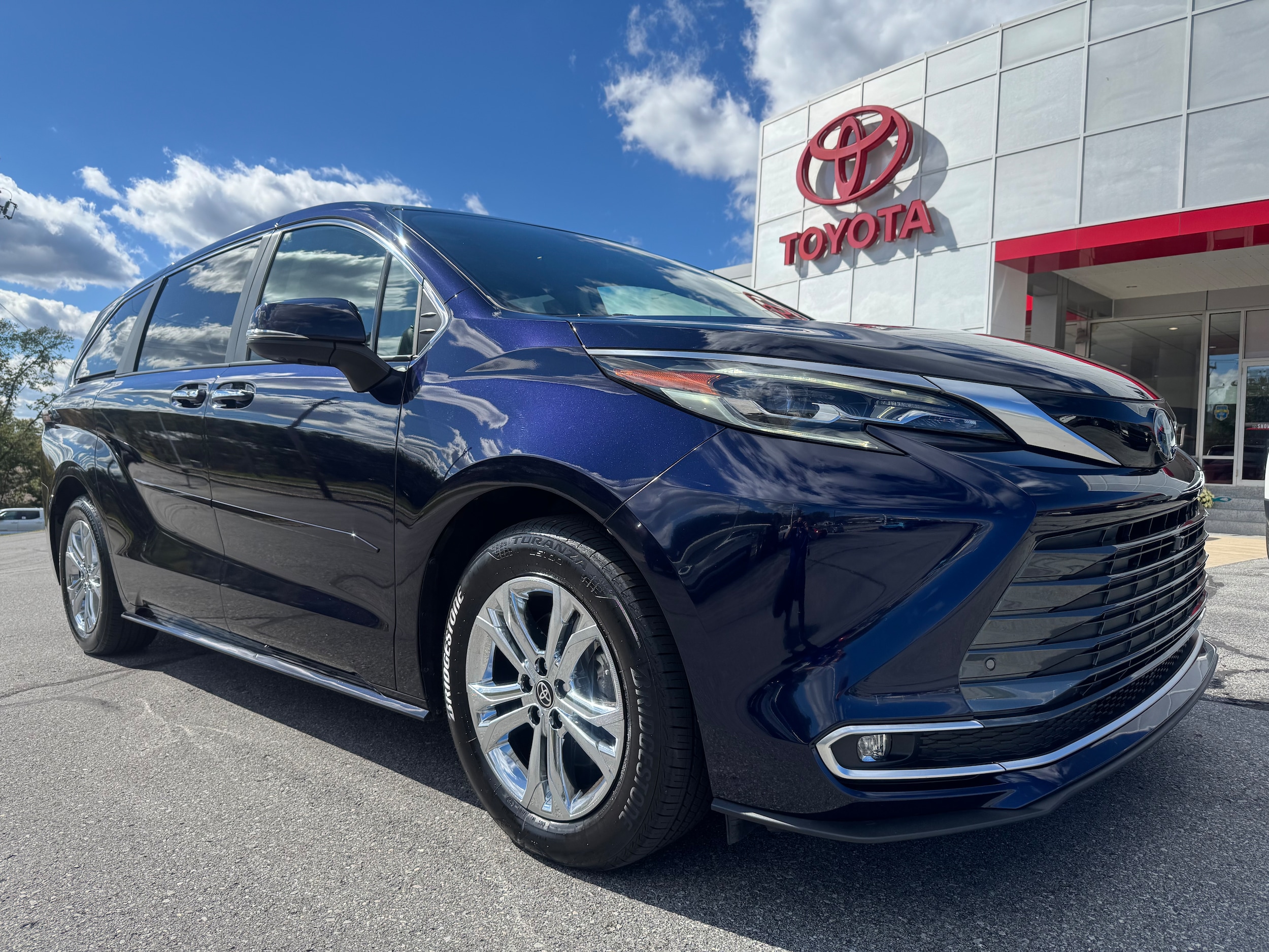 2024 Toyota Sienna Platinum