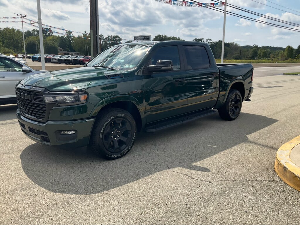 New 2027 Ram 1500 BIG HORN CREW CAB 4X4 5'7 BOX Pickup