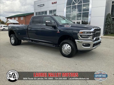 2026 Ram 3500 TRADESMAN CREW CAB 4X4 8' BOX Pickup
