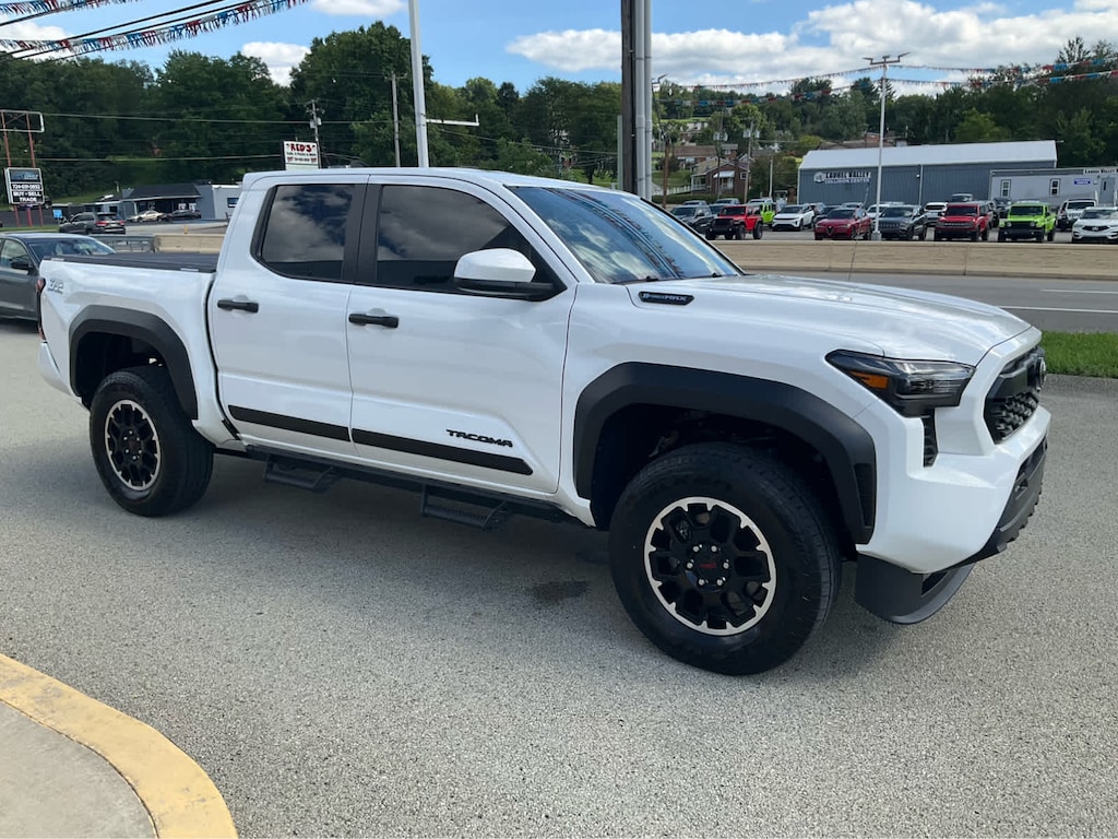 Used 2025 Toyota Tacoma TRD Off Road Hybrid Double Cab 5 Bed AT (GS) Double Cab 5 Bed AT (GS)
