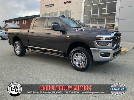 2026 Ram 3500 TRADESMAN CREW CAB 4X4 6'4 BOX Pickup