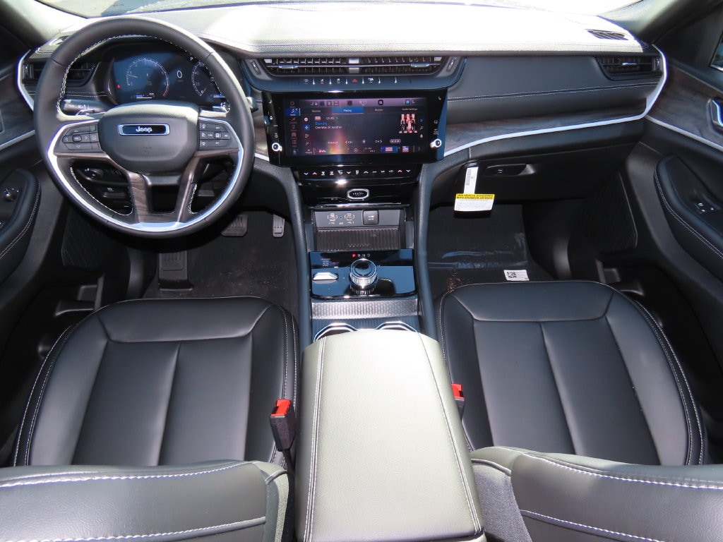 New 2027 Jeep Grand Cherokee Limited 4X4 Sport Utility