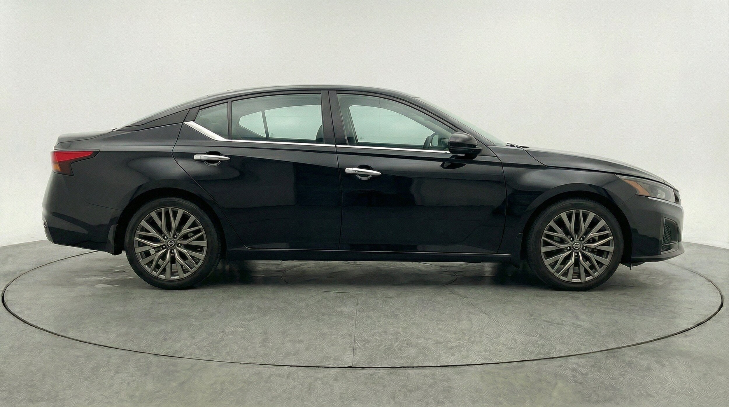 Thumbnail: 2025 Nissan Altima - 10