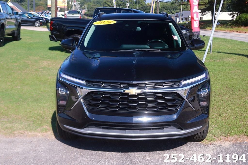 Used 2024 Chevrolet Trax LT SUV