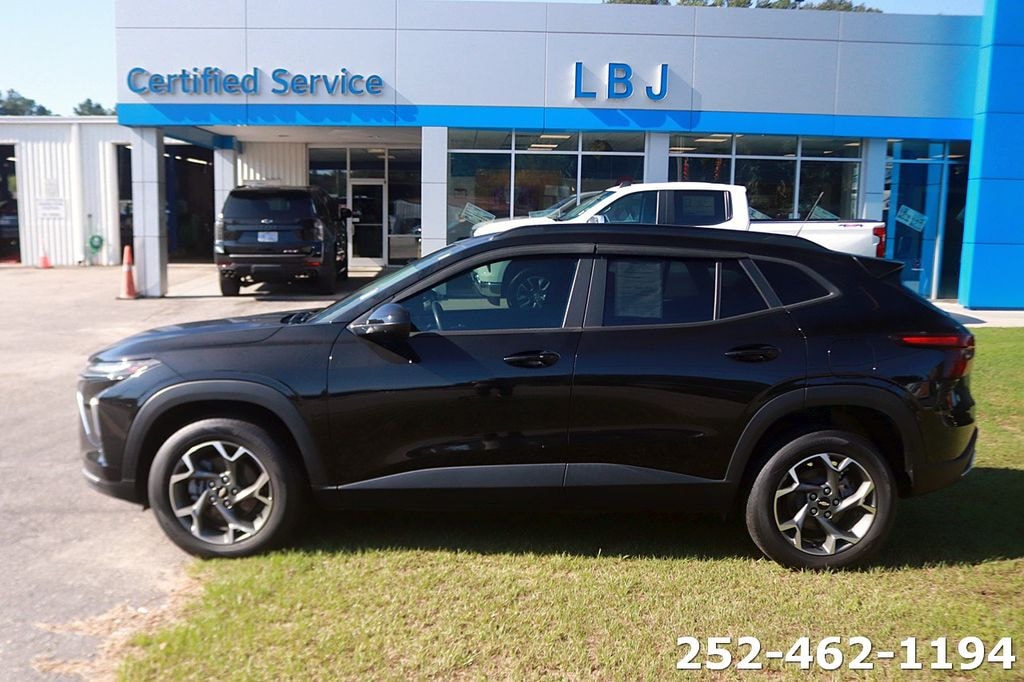 Used 2024 Chevrolet Trax LT SUV
